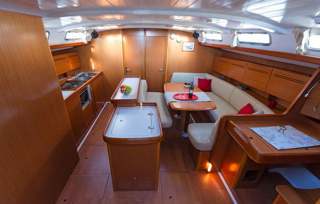 Book yachts online - sailboat - Cyclades 50.5 - Lady Kiki II - rent