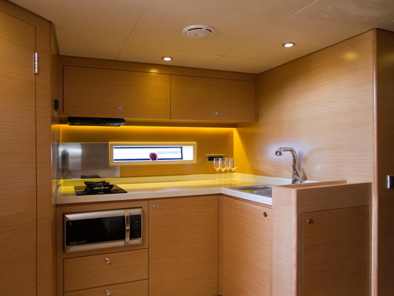 Book yachts online - motorboat - Cyrus 13.8 Hardtop - Punta II - rent
