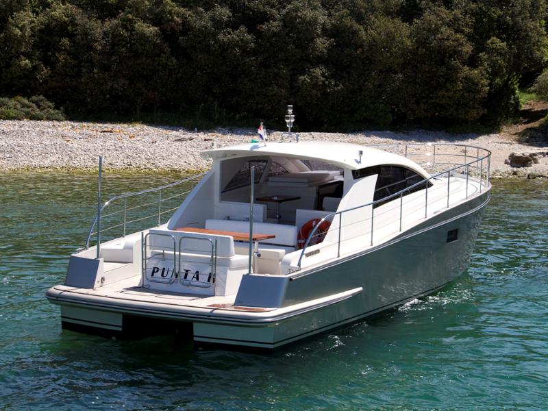 Book yachts online - motorboat - Cyrus 13.8 Hardtop - Punta II - rent