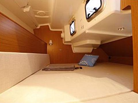 Book yachts online - sailboat - Sun Odyssey 33 - Pluton Planet - rent