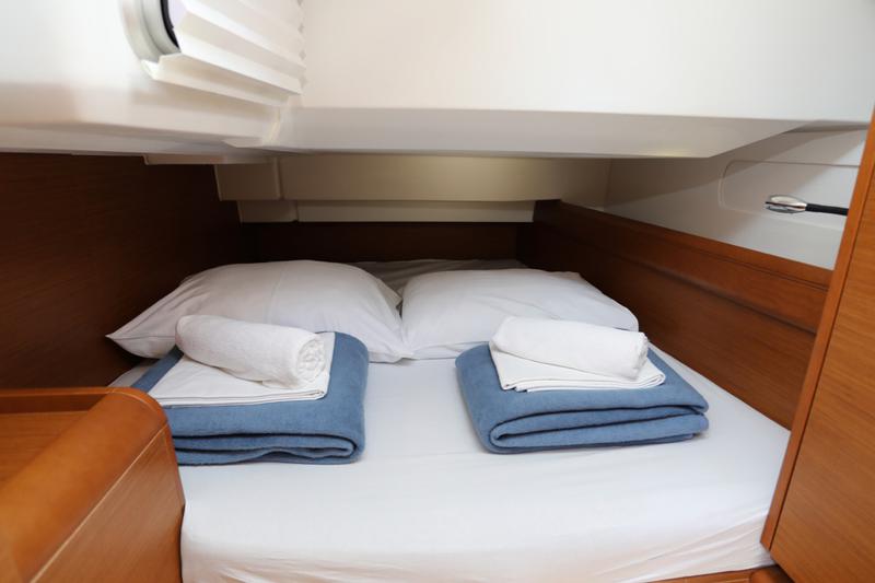 Book yachts online - sailboat - Sun Odyssey 419 - Litus - rent