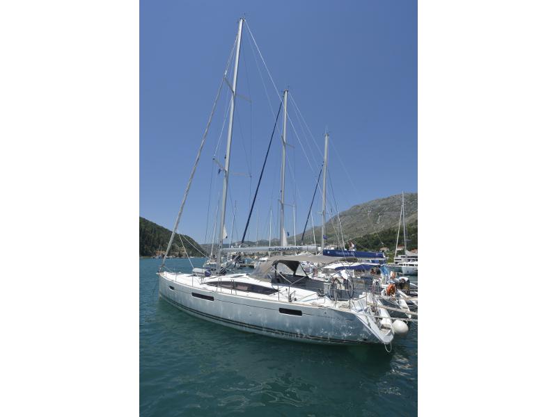 Book yachts online - sailboat - Jeanneau 53 - Žan - rent