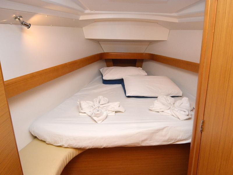 Book yachts online - sailboat - Sun Odyssey 42i - Sea Kiss - rent