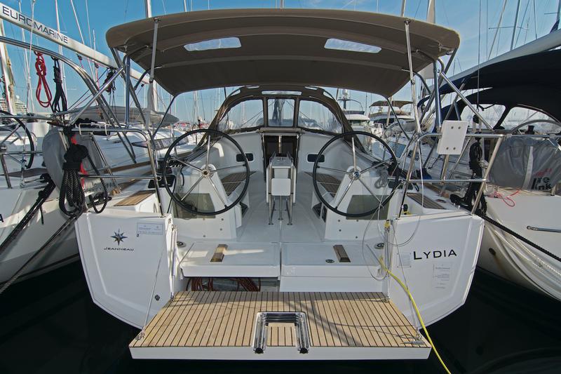 Book yachts online - sailboat - Sun Odyssey 349 - Lydia - rent