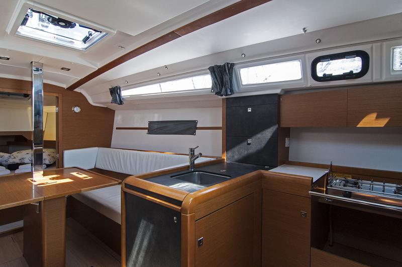 Book yachts online - sailboat - Sun Odyssey 349 - Lucy Kiss - rent