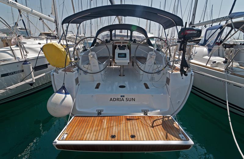 Book yachts online - sailboat - Bavaria 37 Cruiser - Adria Sun - rent