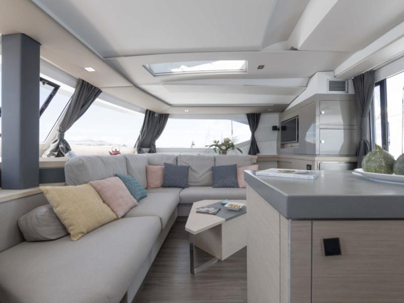 Book yachts online - catamaran - Saona 47 - 5 cabin version - White Coral - rent