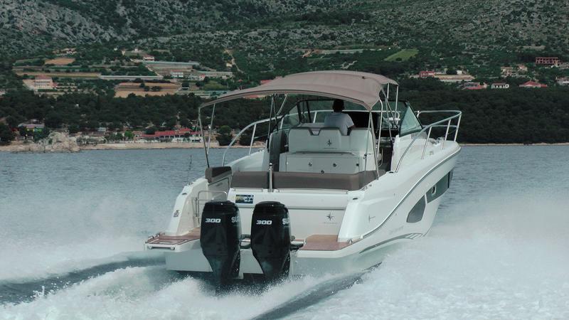Book yachts online - motorboat - Jeanneau Cap Camarat 10.5 WA - Jeanneau Cap Camarat 10.5 WA - rent