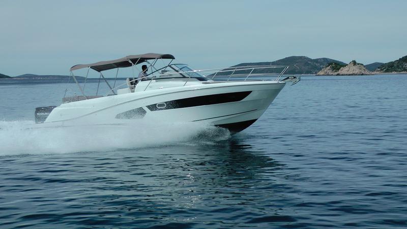 Book yachts online - motorboat - Jeanneau Cap Camarat 10.5 WA - Jeanneau Cap Camarat 10.5 WA - rent