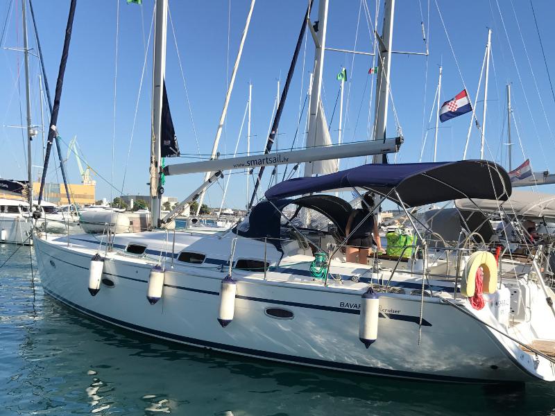 Book yachts online - sailboat - Bavaria 42 Cruiser - Shiraz - rent
