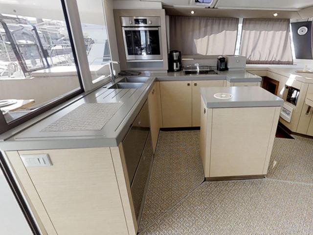 Book yachts online - catamaran - Fountaine Pajot 47 SAONA(GEN,AC,WATERMAKER) - Aqua - rent