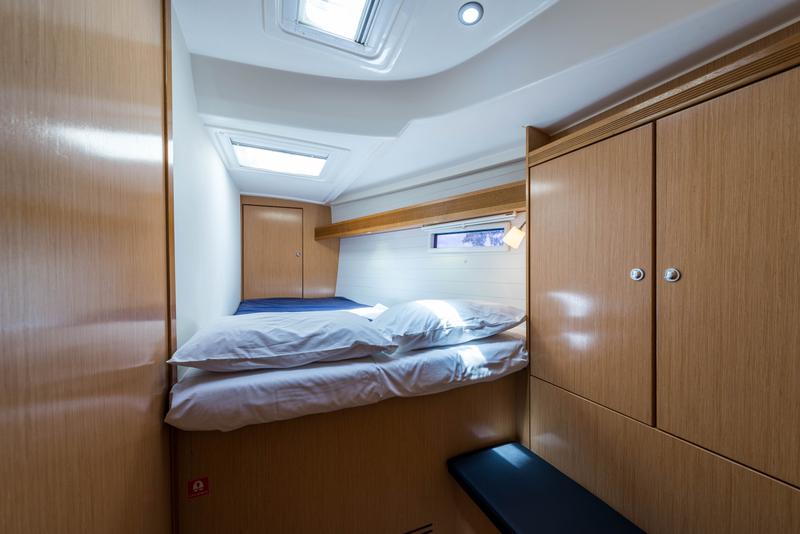 Book yachts online - sailboat - Bavaria Cruiser 50 - Altair - Bow &amp; Solar - rent
