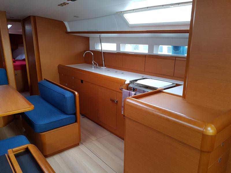 Book yachts online - sailboat - Sun Odyssey 519 - 5+1cab. - My Perseus (CV) - rent