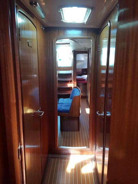 Book yachts online - sailboat - Bavaria 44 - Antares - rent