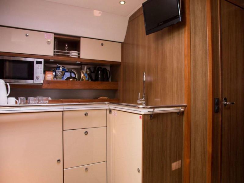 Book yachts online - motorboat - Bavaria Sport 43 HT - Leame - rent