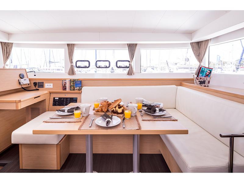 Book yachts online - catamaran - Lagoon 39 - Silverstar I - rent