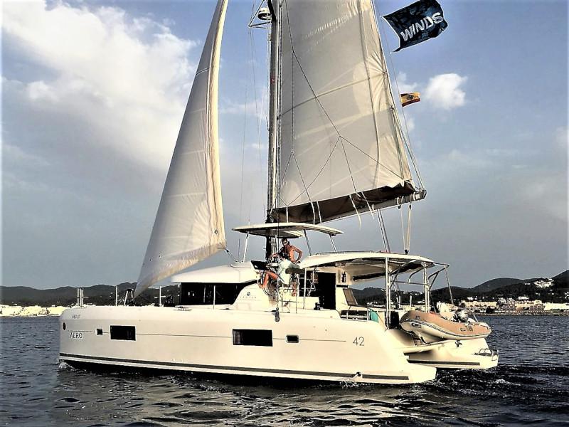Book yachts online - catamaran - Lagoon 42 - Aero - rent