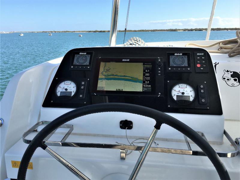 Book yachts online - catamaran - Lagoon 42 - Aero - rent