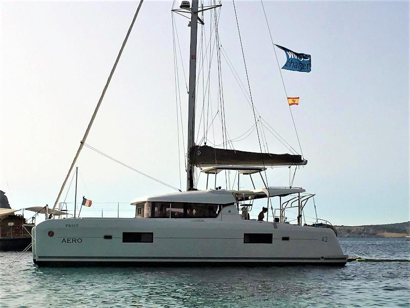 Book yachts online - catamaran - Lagoon 42 - Aero - rent