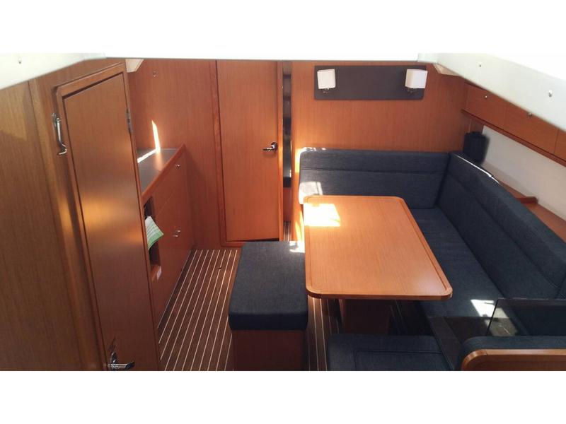 Book yachts online - sailboat - Bavaria Cruiser 41 - Orion - rent