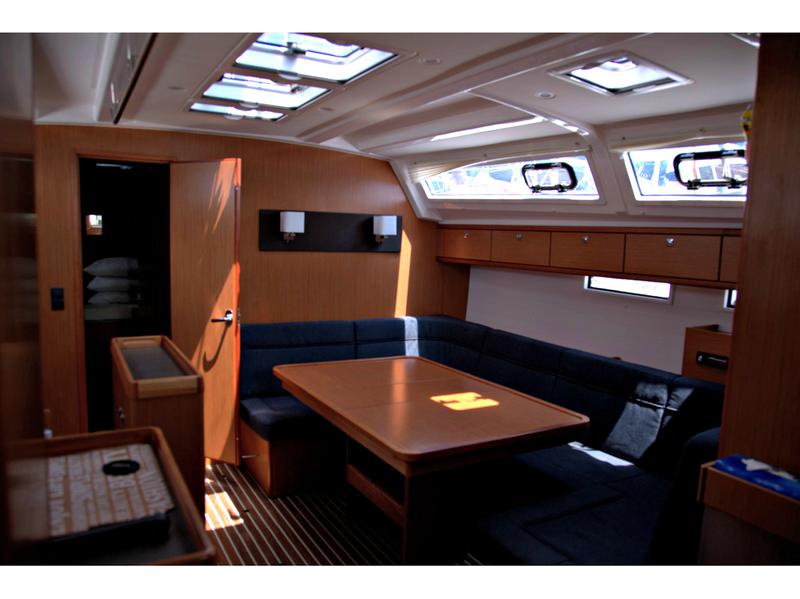 Book yachts online - sailboat - Bavaria Cruiser 46 - Charm - rent