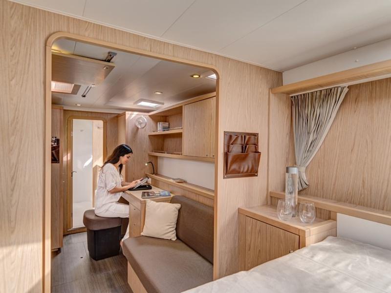 Book yachts online - catamaran - Lagoon 400 S2 - Luna Lu - rent