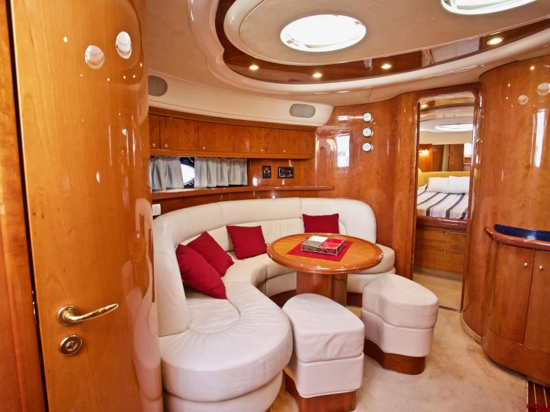 Book yachts online - motorboat - Cranchi Mediterranee 50 HT - Magia - rent