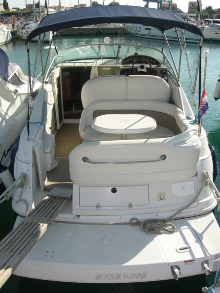 Book yachts online - motorboat - Four Winns 248 - IZA - rent