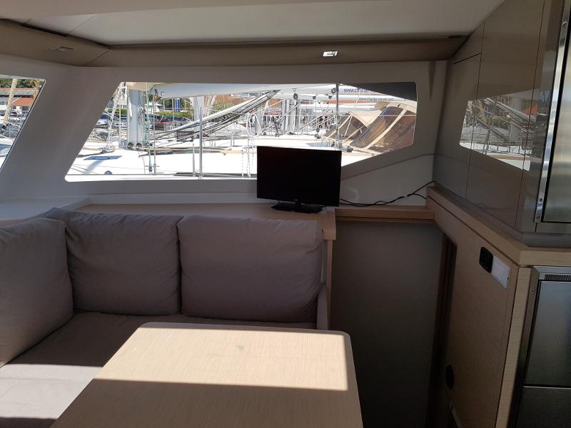 Book yachts online - catamaran - Fountaine Pajot Lucia 40 - Luce, A/C - Generator, A/C, Watermaker - 2017. - rent