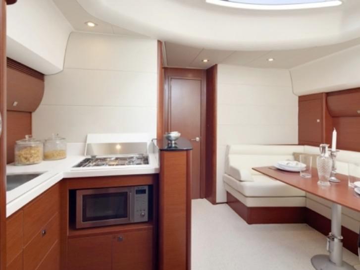 Book yachts online - motorboat - Prestige 42 - Papessa - rent