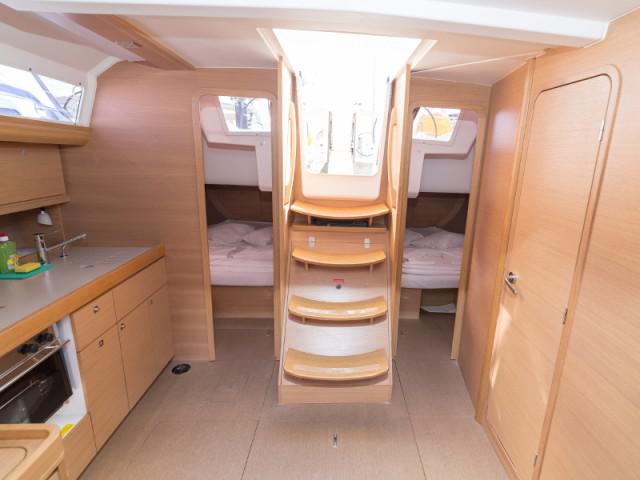 Book yachts online - sailboat - Dufour 410 Grand Large - MISTRAL new sails 2018 - rent