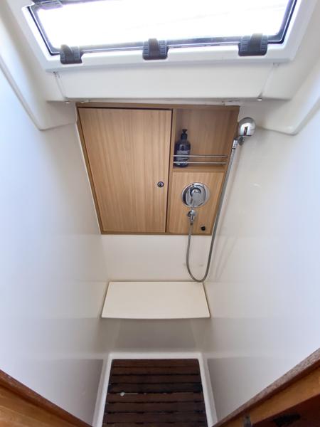 Book yachts online - sailboat - Bavaria 45 Cruiser - Ptitza (!!!from Monday. FREE WIFI) - rent