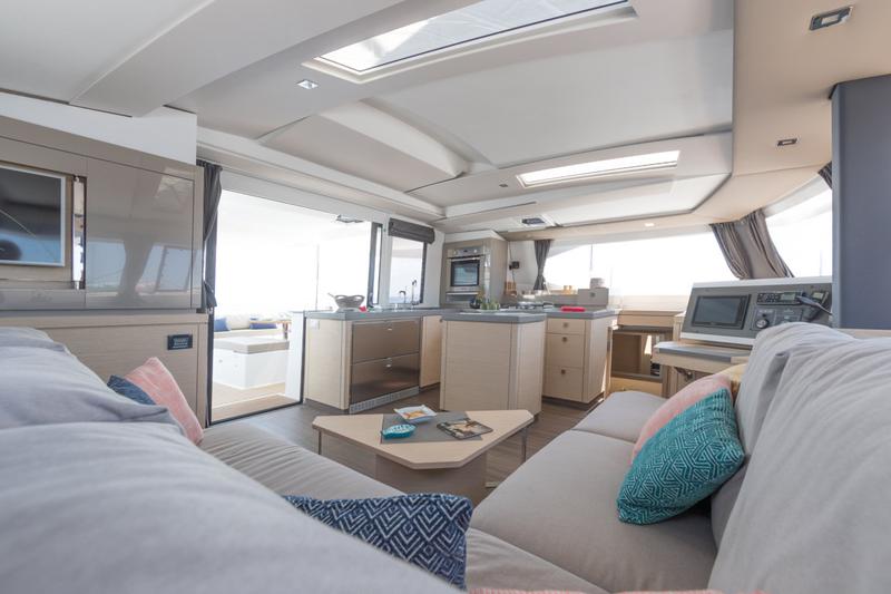 Book yachts online - catamaran - Fountaine Pajot Saona 47 - Ancora Reha - rent