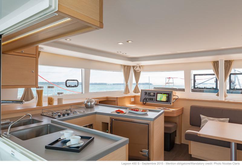 Book yachts online - catamaran - Lagoon 450  Flybridge - Shiva - rent