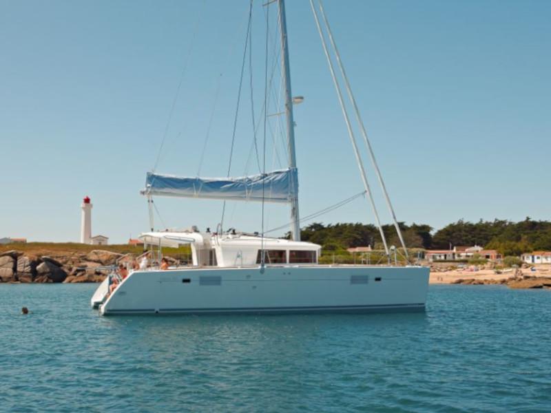 Book yachts online - catamaran - Lagoon 450  Flybridge - Miriam - rent