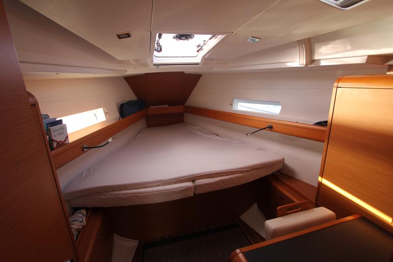 Book yachts online - sailboat - Sun Odyssey 409 - Vivace - rent