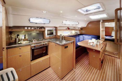 Book yachts online - sailboat - Bavaria 35 Cruiser - B35-2 - rent