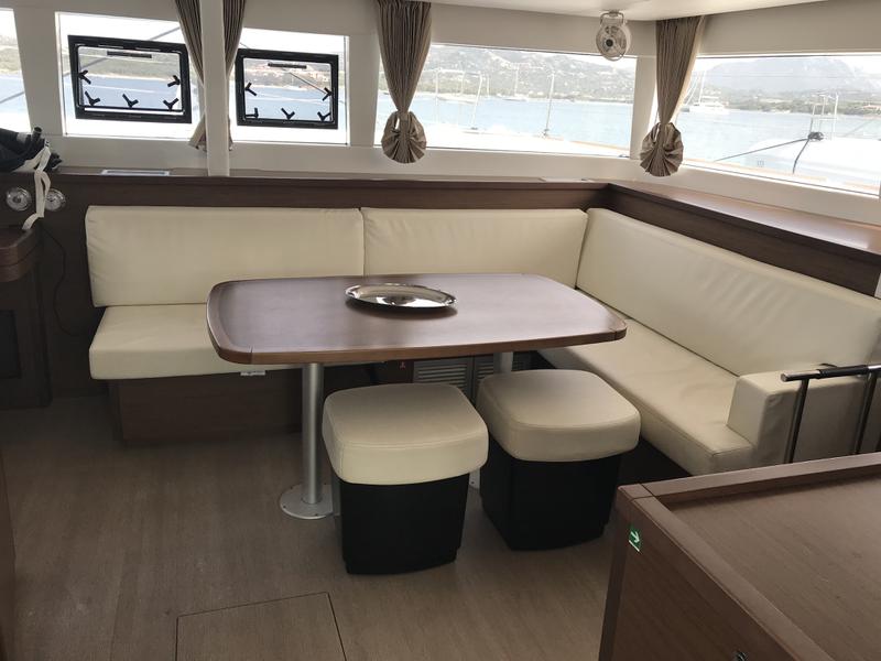 Book yachts online - catamaran - Lagoon 450F - Cor Caroli (SXM) - rent