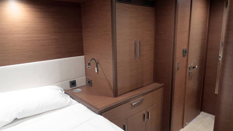 Book yachts online - catamaran - Lagoon 620 - Blue Eclipse - rent