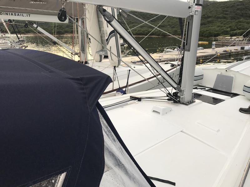Book yachts online - sailboat - Oceanis 38.1 - Avior - rent