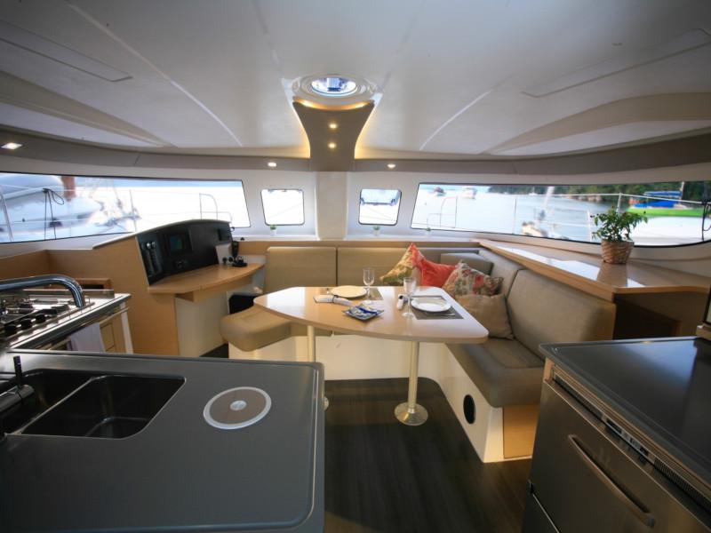 Book yachts online - catamaran - Lipari 41 - Cedro IV - rent