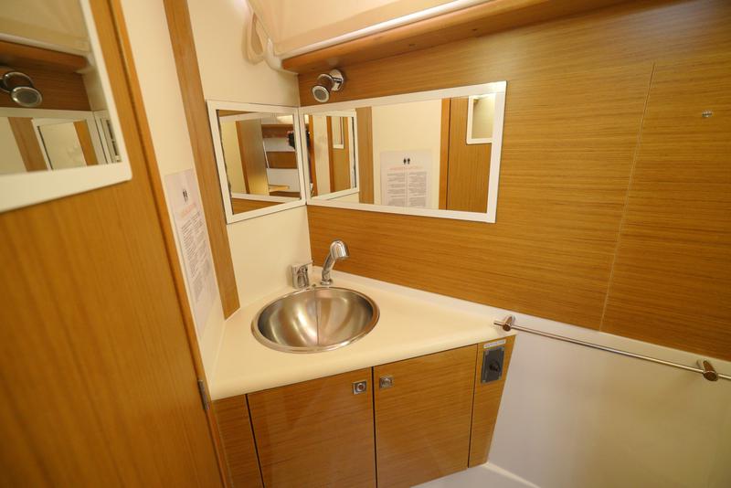 Book yachts online - sailboat - Sun Odyssey 49i - Habanera - rent