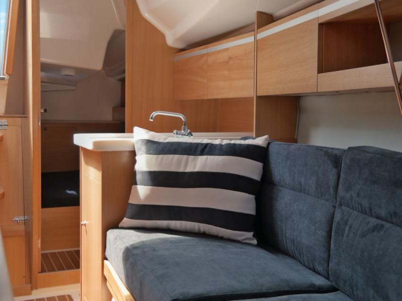 Book yachts online - sailboat - Maxus 26 Prestige 7/2 - KHEPRI - rent