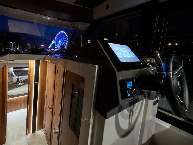 Book yachts online - motorboat - Northman 1200 - MARINA - rent