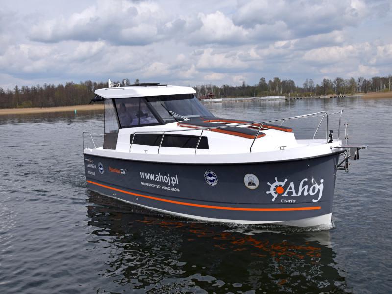 Book yachts online - motorboat - Nexus Revo 870 Prestige +/1cab - SOL - rent