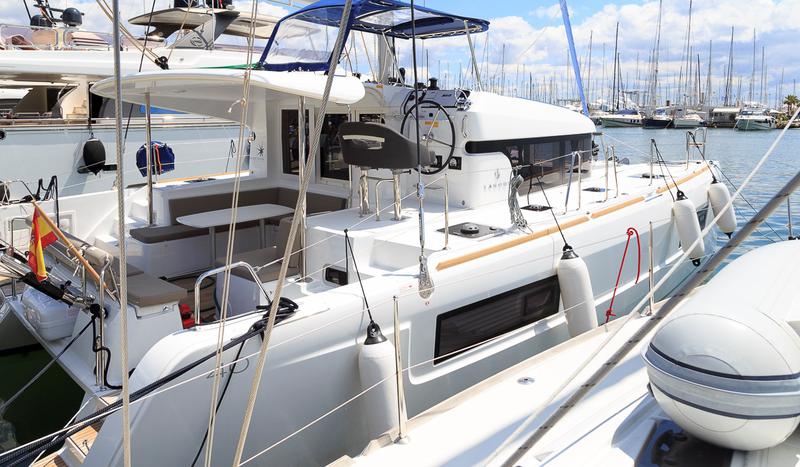 Book yachts online - catamaran - Lagoon 40 - Amalia II - rent