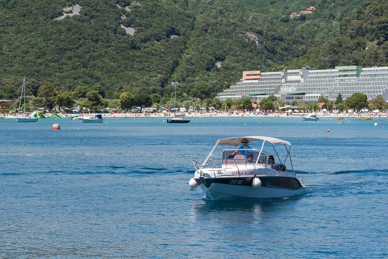 Book yachts online - motorboat - Bluline 23 Sundeck - MIRIAM - rent