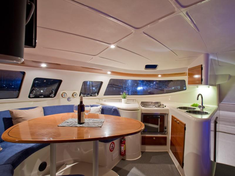 Book yachts online - catamaran - Athena 38 (4+2 cab) - SWAN - rent