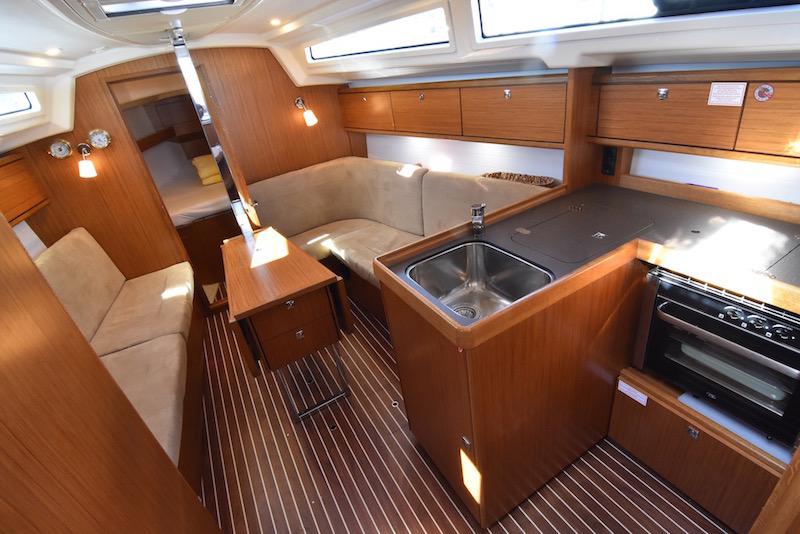 Book yachts online - sailboat - Bavaria Cruiser 34 - KIER - rent