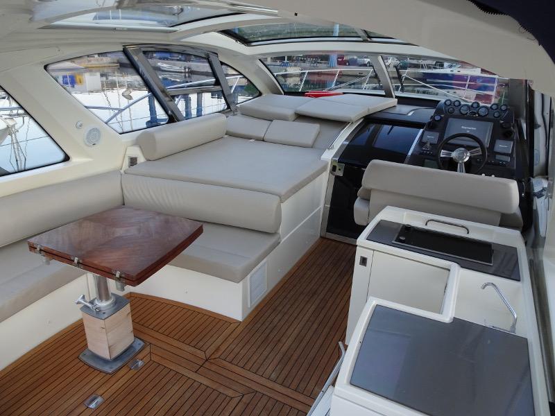 Book yachts online - motorboat - Azimut 50 - Blue Marina - rent